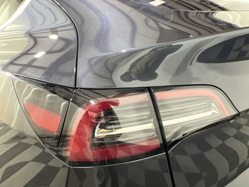 Used 2025 Tesla Model Y Long Range image 15