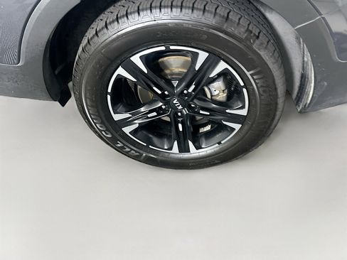 Used 2021 Kia Telluride LX FWD image 11