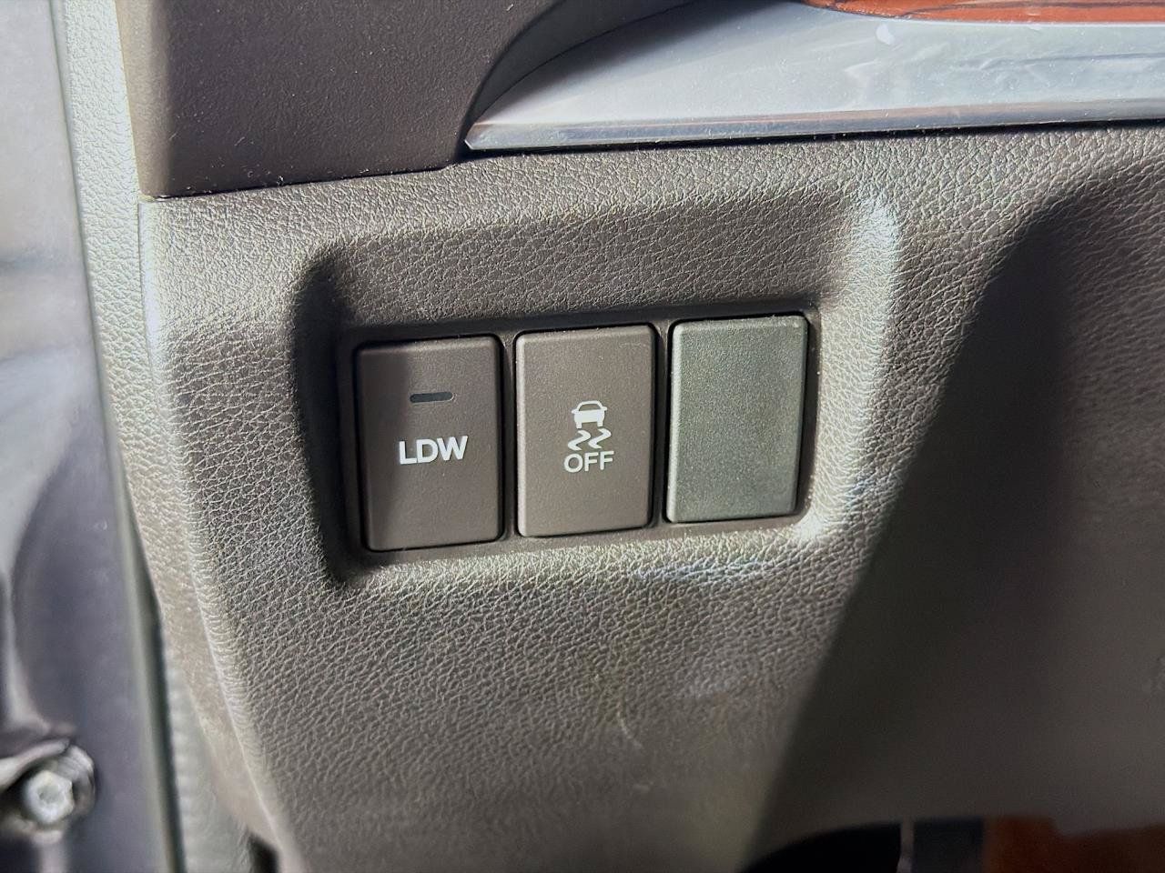 Used 2014 Acura MDX w/ Technology Package AWD/4WD image 37