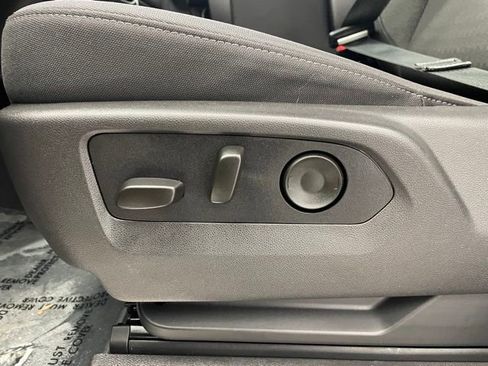 Certified 2025 Chevrolet Silverado 1500 LT image 11