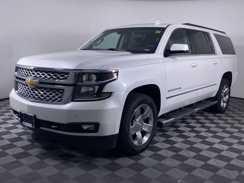 Used 2019 Chevrolet Suburban LT w/ LT Signature Package AWD/4WD image 20