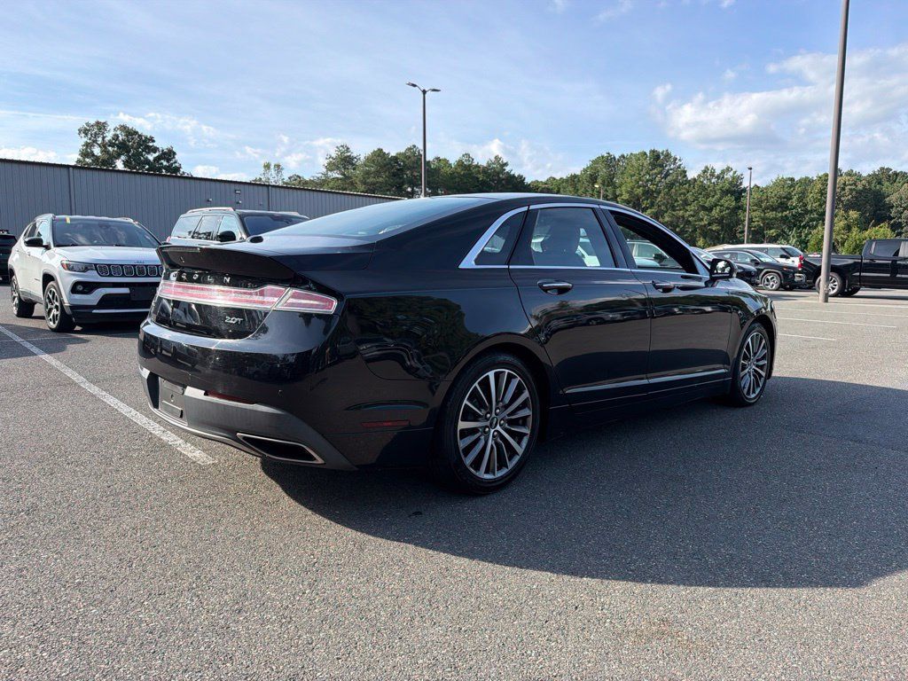 Used 2020 Lincoln MKZ FWD image 5