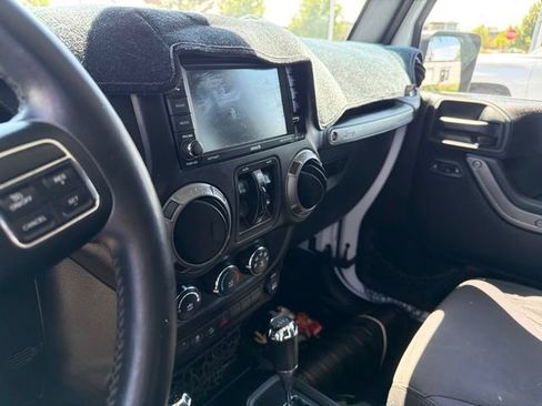 Used 2015 Jeep Wrangler Unlimited Sport w/ Quick Order Package 24S AWD/4WD image 18