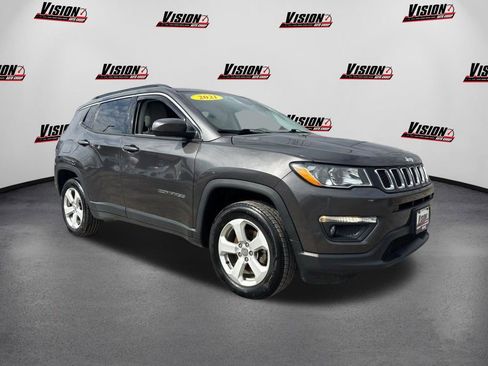Used 2021 Jeep Compass Latitude w/ Convenience Group AWD/4WD image 3
