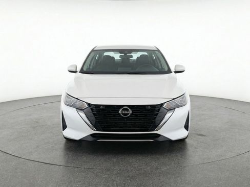 Used 2025 Nissan Sentra SV FWD image 2