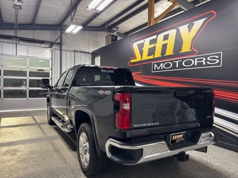 Used 2020 Chevrolet Silverado 2500 LTZ w/ LTZ Premium Package image 14