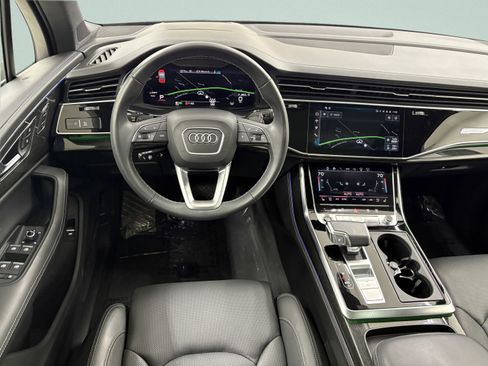 Used 2025 Audi Q7 3.0T Prestige image 11