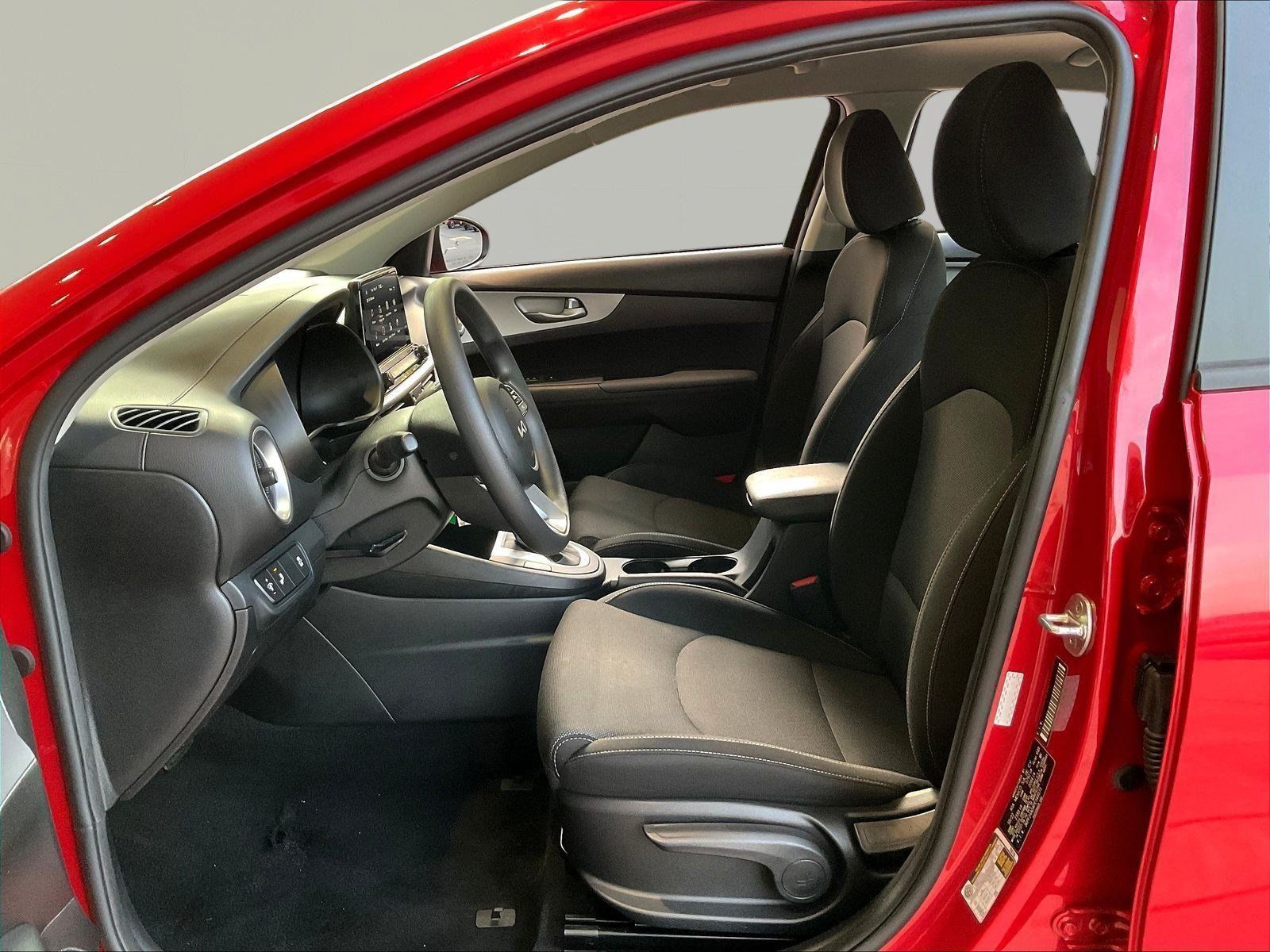 Used 2023 Kia Forte LXS w/ LXS Technology Package FWD image 19