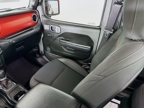 Used 2021 Jeep Gladiator Rubicon w/ Cold Weather Group AWD/4WD image 23