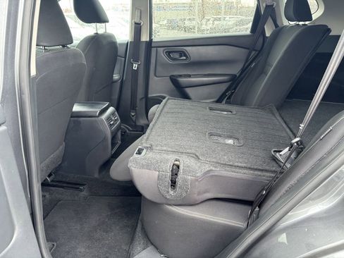 Used 2024 Nissan Rogue S image 26