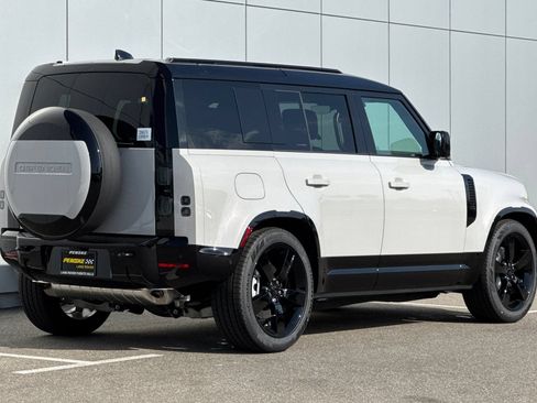 New 2026 Land Rover Defender 110 X-Dynamic SE AWD/4WD image 5