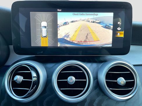 Used 2021 Mercedes-Benz GLC 300 4MATIC image 13