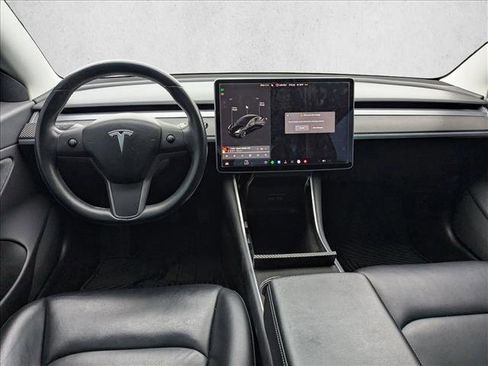 Used 2019 Tesla Model 3 Standard Range image 18