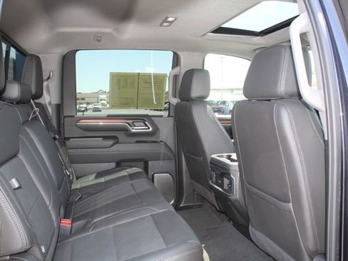 Used 2024 GMC Sierra 2500 Denali w/ Denali Reserve Package AWD/4WD image 17
