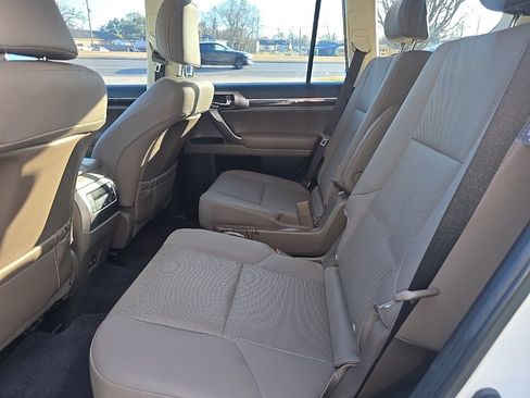 Used 2023 Lexus GX 460 Premium image 14