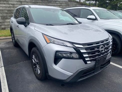 Used 2024 Nissan Rogue S AWD/4WD image 1