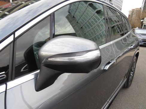 Certified 2023 Mercedes-Benz EQS 580 4MATIC SUV w/ Exclusive Trim Package image 27