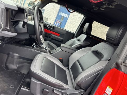 Used 2023 Ford Bronco Big Bend image 9