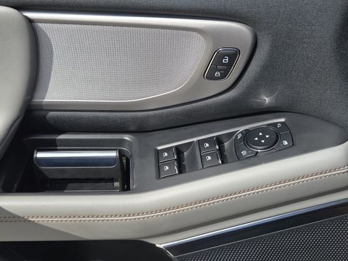 Certified 2025 Ford Expedition Active image 22