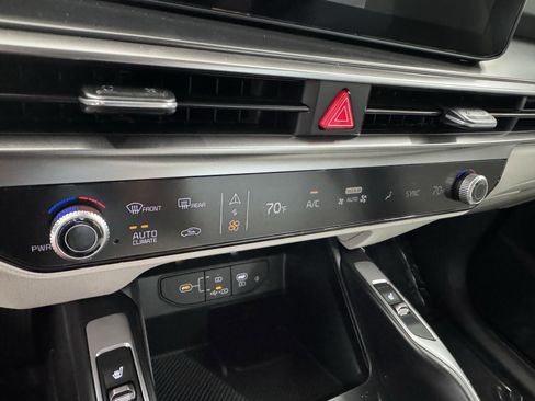 New 2025 Kia Sorento S image 13