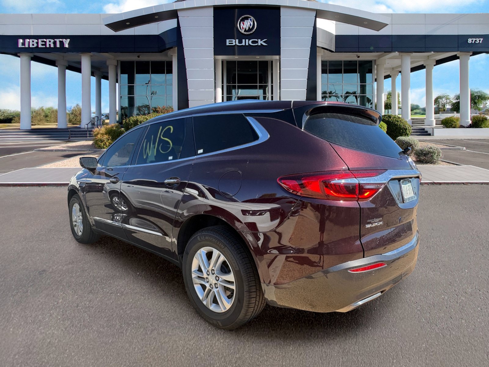 Used 2018 Buick Enclave Premium FWD image 3