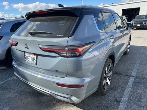 Used 2025 Mitsubishi Outlander SEL image 4