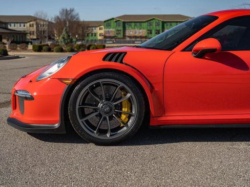 Used 2016 Porsche 911 GT3 RS image 24
