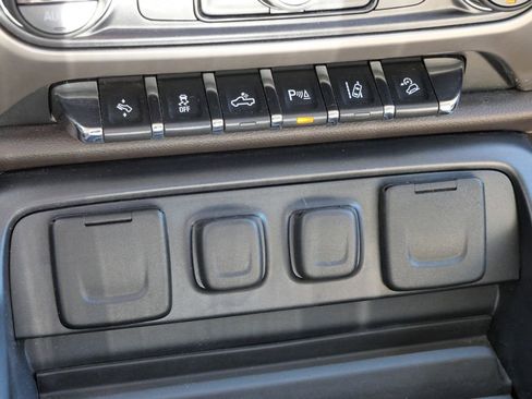 Used 2015 GMC Sierra 1500 Denali w/ Driver Alert Package image 24