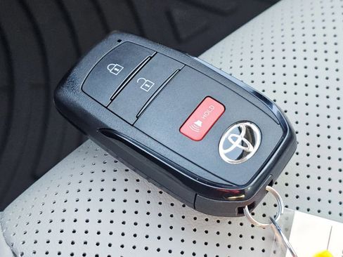 New 2026 Toyota Prius XLE image 32