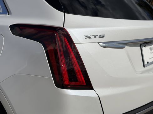 Used 2022 Cadillac XT5 Premium Luxury image 9