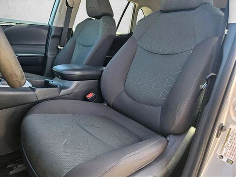 Used 2024 Toyota RAV4 XLE AWD/4WD image 12