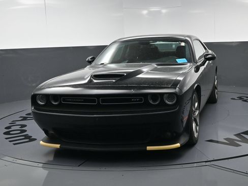 Used 2022 Dodge Challenger GT RWD image 11