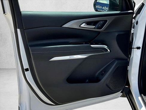 Certified 2024 Chevrolet Traverse LT image 17