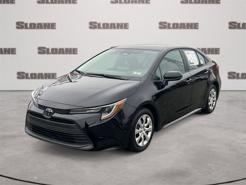 Used 2024 Toyota Corolla LE image 1