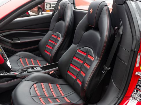 Certified 2022 Ferrari F8 Tributo image 21