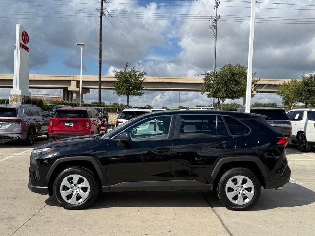 Used 2025 Toyota RAV4 LE AWD/4WD image 10