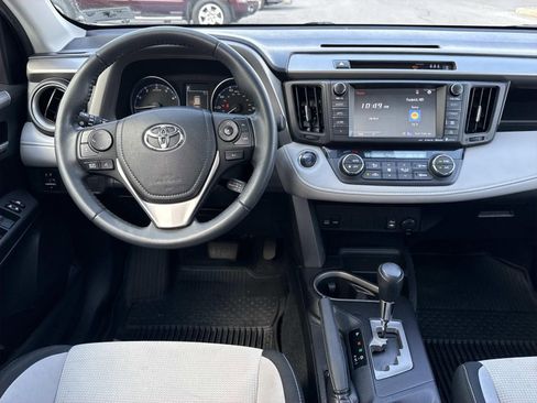 Used 2017 Toyota RAV4 XLE AWD/4WD image 8