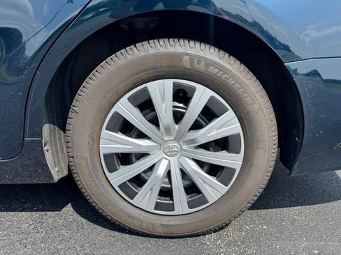 Used 2019 Toyota Camry LE FWD image 11