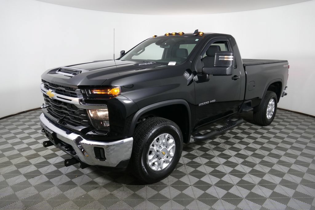 Used 2024 Chevrolet Silverado 2500 LT w/ Convenience Package AWD/4WD image 9