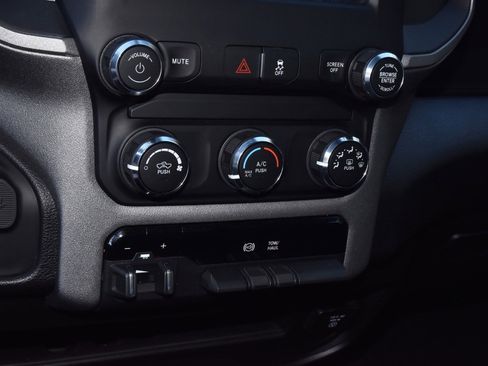 Used 2024 RAM 3500 Tradesman w/ Chrome Appearance Group image 28