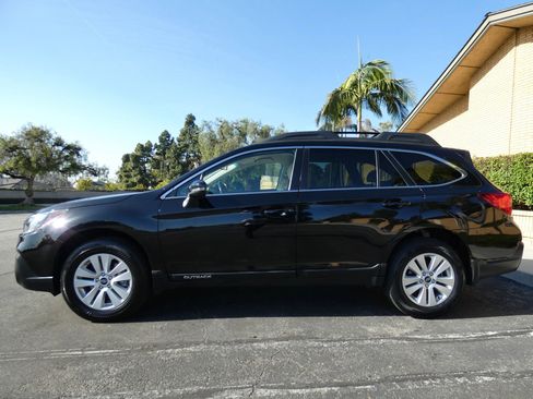 Used 2019 Subaru Outback 2.5i Premium image 14