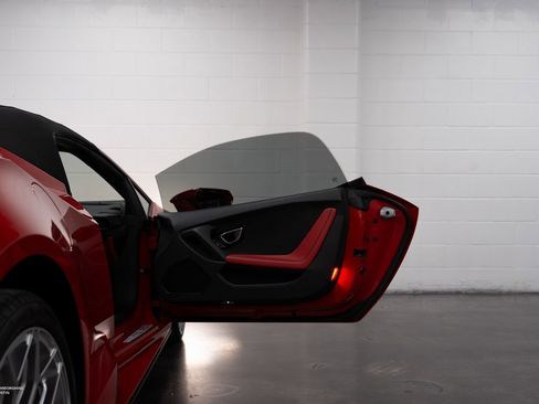 Used 2023 Lamborghini Huracan EVO image 39