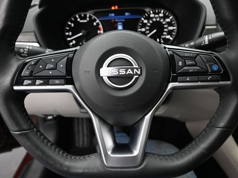 Used 2024 Nissan Altima 2.5 SL FWD image 13