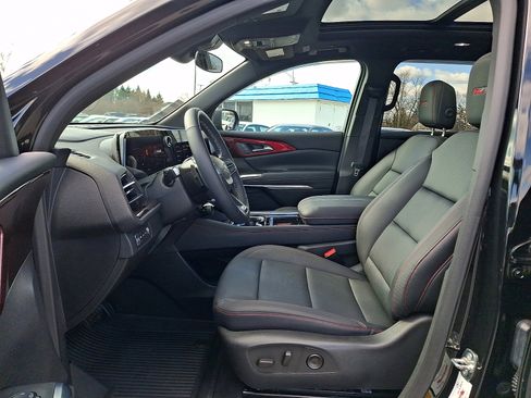 Used 2025 Chevrolet Traverse Z71 w/ Driver Confidence Package image 13