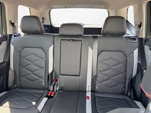New 2026 Volkswagen Atlas Peak Edition image 12