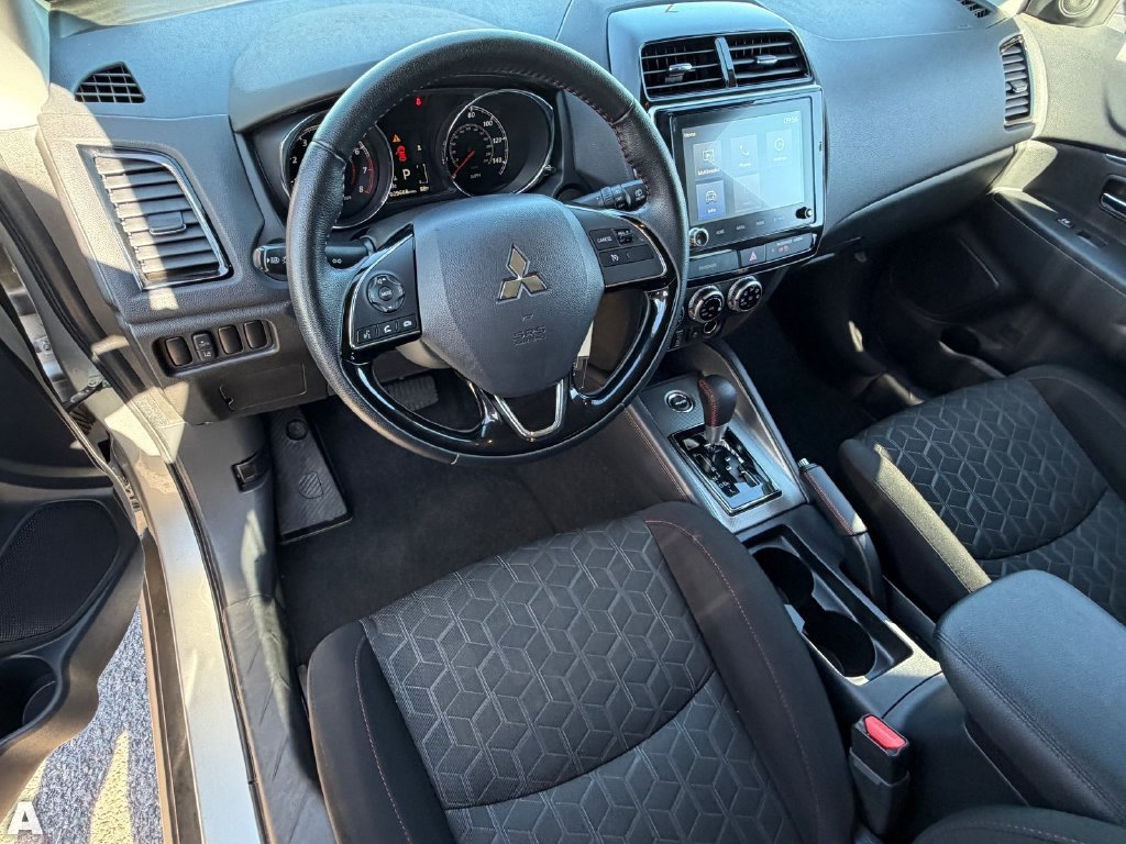 Used 2025 Mitsubishi Outlander Sport ES AWD/4WD image 14