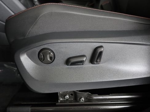 Used 2024 Volkswagen Tiguan Wolfsburg Edition AWD/4WD image 13