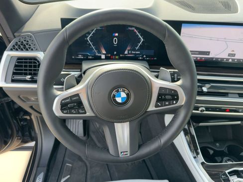 Used 2025 BMW X5 xDrive40i w/ M Sport Package image 16