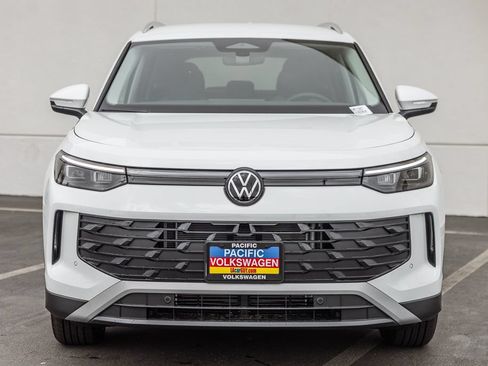 New 2026 Volkswagen Tiguan S FWD image 2