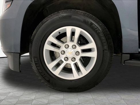 Used 2019 Chevrolet Tahoe LS AWD/4WD image 26